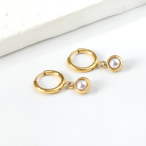 Boucles d'oreilles créoles circulaires pour femmes en acier inoxydable plaqué or 18K, avec zircon et breloques, vente en gros, ensemble de boucles d'oreilles tendance - Product Image 6