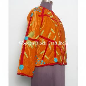 Veste d'hiver faite à la main la plus tendance pour femmes, courte, broderie suzani, velours matelassé, taille unique, rembourrage en coton - Product Image 1