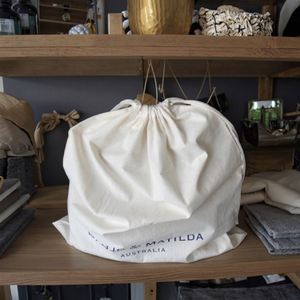Sacs à poussière en coton personnalisés avec cordon de serrage, élégants, réutilisables et portables pour les saisons printemps/été - Product Image 5