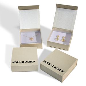 Caja de papel cuadrada rectangular rígida con cierre magnético y logotipo personalizado, embalaje de joyería ecológico - Product Image 1