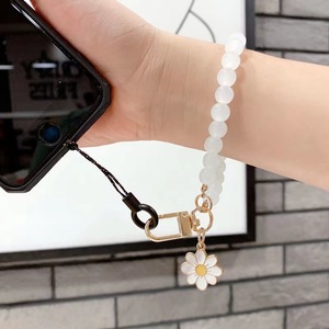 ใหม่เกาหลีและญี่ปุ่นหวานแก้วลูกปัดโทรศัพท์โซ่ขนาดเล็กเดซี่ตุ้มห้อยข้อมือสายหูฟังกระเป๋าเสน่ห์ - Product Image 4