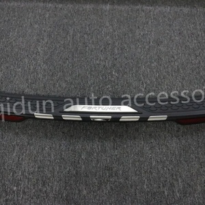 Accessoires décoratifs pour voiture, protection de pare-chocs arrière, plaque de protection de pare-chocs pour Toyota Fortuner 2015 - Product Image 2