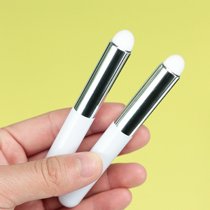 <span class=keywords><strong>Brocha</strong></span> Blanca Suave <span class=keywords><strong>para</strong></span> <span class=keywords><strong>Difuminar</strong></span> Labios, <span class=keywords><strong>Brocha</strong></span> <span class=keywords><strong>para</strong></span> Corrector, Perfecta <span class=keywords><strong>para</strong></span> Mezclar y <span class=keywords><strong>Difuminar</strong></span> Lápiz Labial Líquido - Product Image 1