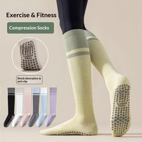 Chaussettes de compression athlétiques pour femmes - Course à pied, saut à la corde, cyclisme, yoga en été ; Conception antidérapante à jambe longue en polyester et terylène