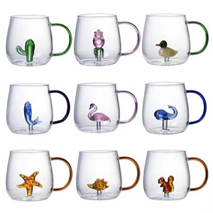 Cartone animato borosilicato personalizzato animale vetro tazza bicchieri tazza di bere tazza di vetro carine tazze di caffè di vetro <span class=keywords><strong>con</strong></span> <span class=keywords><strong>il</strong></span> <span class=keywords><strong>cuore</strong></span> all'interno - Product Image 1