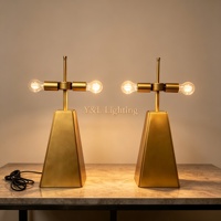 Lampe de table LED E26 conique en laiton vieilli, design minimaliste moderne et flexible, pour éclairage d'ambiance de chambre