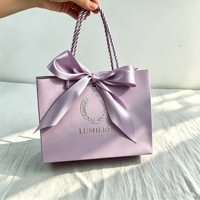 Sacs cadeaux en papier pour bijoux de luxe, impression personnalisée du logo, dorure à chaud, mini sacs cadeaux roses mignons avec poignées et fermeture à ruban