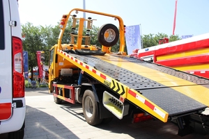 Camion de dépannage à plateau plat 4x2, un pour deux, direct usine, pour le sauvetage routier, vente chaude - Product Image 4