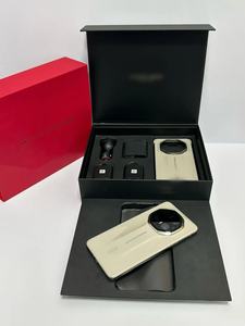 HW Mate 70 RS Ultimate Design - Corpo in Ceramica e Telaio in Titanio, Display LTPO OLED da 6.9'', 5700mAh, Satellitare, Versione Globale - Product Image 3