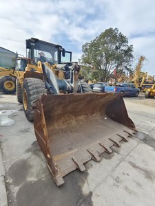 Chargeur frontal Volvo L120 en excellent état, machine de chantier de 6 tonnes, chargeur de tracteur d'occasion avec boîte de vitesses et pompe moteur en vente - Product Image 4
