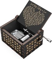 Vente en gros Boîte à musique artisanale pour amoureux Mini machine de boxe musicale en bois personnalisée gravée au laser Autres instruments de musique