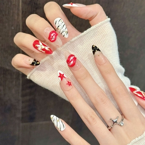Uñas Postizas Acrílicas Hechas a Mano de Alta Calidad con Diseño de Bloques de Color Estrella Roja y Decoración Dorada, Estilo Dulce y Moderno, Venta al por Mayor - Product Image 2