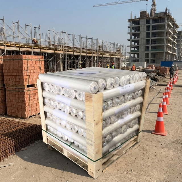 10x100 ft 2 Mil Waterproof Recycled Poly Sheeting Roll Clear Plastic Sheet Polythene Sheet for vapor Barrier at Construction
