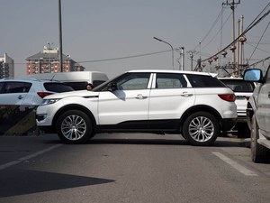 Voiture d'occasion Landwind X7 <span class=keywords><strong>2016</strong></span> 2.0T 2WD Version Premium Panoramique Faible Kilométrage Bon État - Product Image 4