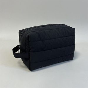 Sac cosmétique en nylon à fermeture éclair grande capacité pour hommes et femmes, idéal pour le rangement, sac <span class=keywords><strong>de</strong></span> voyage portable, trousse à crayons - Product Image 5