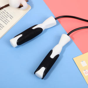 ONESTARSPORTS <span class=keywords><strong>Corde</strong></span> <span class=keywords><strong>à</strong></span> <span class=keywords><strong>sauter</strong></span> <span class=keywords><strong>légère</strong></span> en PVC avec poignée en mousse et logo personnalisé <span class=keywords><strong>Corde</strong></span> <span class=keywords><strong>à</strong></span> <span class=keywords><strong>sauter</strong></span> lestée réglable <span class=keywords><strong>à</strong></span> grande vitesse - Product Image 1