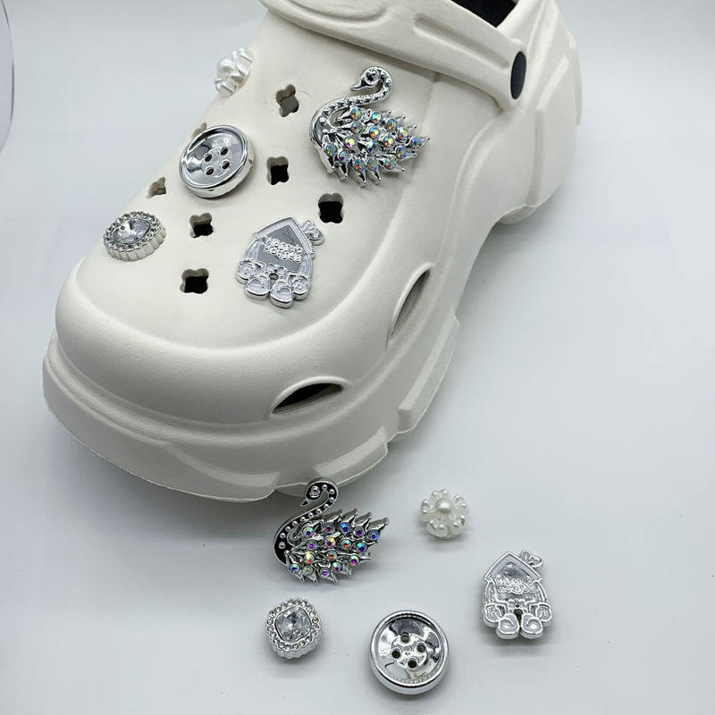 Loafers Pearl Decorated Soft Leather Casual Shoes Brass Plating Shoes Leather Bag Decoration Eyelet