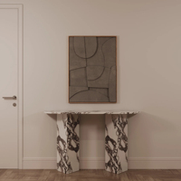 Table console en marbre travertin beige Dream Home, plateau demi-lune, base hexagonale en prisme, pierre naturelle, meuble d'entrée.