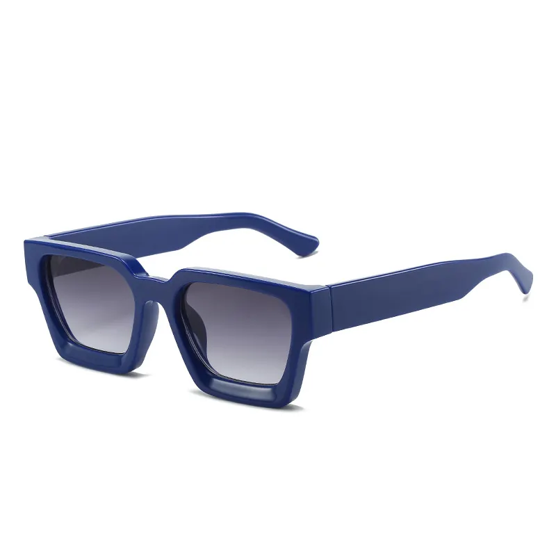 نظارات شمسية فاخرة حديثة الإصدار لعام 2024 من علامات تجارية شهيرة نظارات شمسية لعلامات تجارية شهيرة بألوان زجاجية