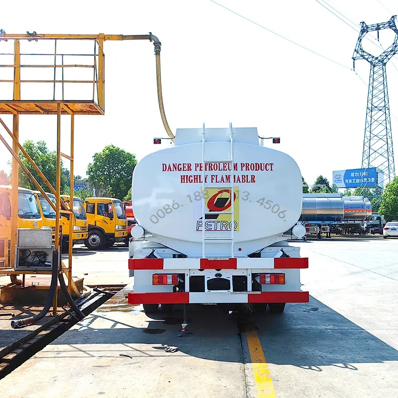 Howo Fuel Petrol Tanker Truck 4000 Gallons Oil Delivery Vehicle New & Used 4x2 Drive Wheel PriceOil Refueling tank Truck Body