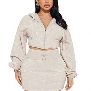 Conjunto Deportivo de Mujer con Capucha, Manga Larga, Corte Regular, Falda a Juego, Invierno, 100% Algodón - Product Image 1