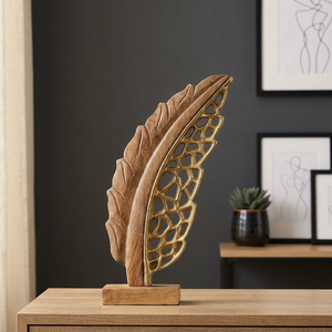 Pluma de Latón Decorativa para Mesa, Pieza de Arte de Estilo Rústico con Acabado de Madera Natural - Product Image 4