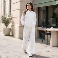 Ensemble deux pièces pour femme Joydressing : veste de survêtement marine zippée et pantalon large avec passepoil contrastant
