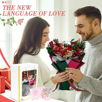 TC Productos de esquema de color de Navidad Regalo Rosas rojas y verdes Decoraciones Ramos de rosas preservadas Conjunto de regalo Ramo de flores eternas