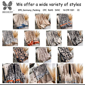 Châ<span class=keywords><strong>le</strong></span> écharpe jacquard à franges audacieuses pour femmes pour l'hiver Design serpent Faux cachemire avec texture de contraste de couleur en polyester - Product Image 2