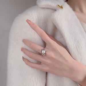 Bague de fiançailles et de mariage unisexe en argent sterling plaqué rhodium avec perle trèfle Kammy 8-8,5 mm, motif floral tendance, vente en gros, 2,9 g - Product Image 6