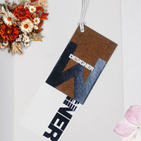 Etiquetas de Marca de Lujo con Logotipo Personalizado, Etiquetas Colgantes de Cartón con Logotipo Personalizado, Etiquetas Colgantes en Relieve para Ropa