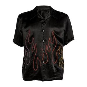 เสื้อเชิ้ตฮาวายผู้ชายแขนสั้นผ้าซาตินไหมพิมพ์ลายเปลวไฟประดับเพชรพลอยสไตล์ลำลองสำหรับฤดูร้อน - Product Image 5