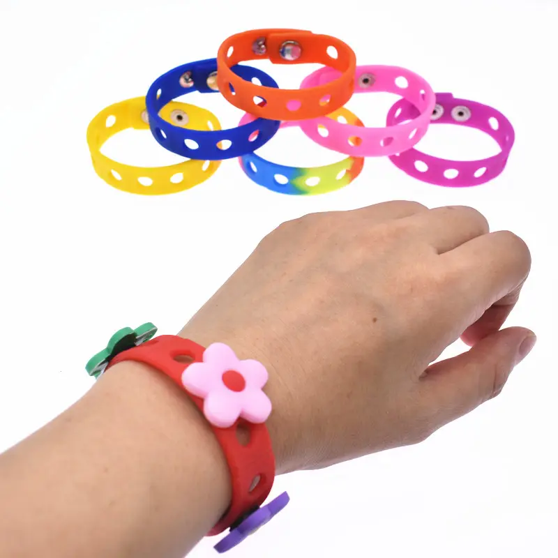 Silicone Bracelet Wristbands Với Lỗ Cho Giày Croc Buckle PVC Phụ Kiện Giày Giày Charms Trẻ Em Quà Tặng