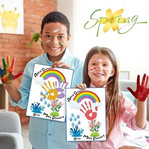 Kit de manualidades con huellas de manos para niños, tarjetas de felicitación de papel para actividades de primavera y Pascua con almohadillas de tinta y diseño de arcoíris - Product Image 2
