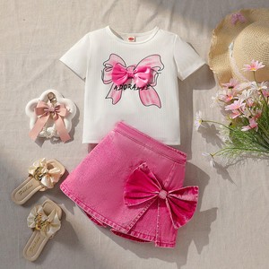 Großhandel Kleinkind Mädchen Kleidungsset Kurzarm Seiden-Schleife Bedrucktes T-Shirt + Jeansrock 2-teiliges Outfit Kleidungsset - Product Image 1
