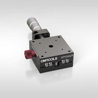 Étages à mouvement linéaire manuel ultra-précis avec guides à rouleaux croisés entraînés par des micromètres pour instruments d'optique