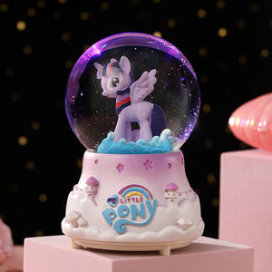 Boîte à musique en résine de licorne magique, globe à neige, ornement de boule de cristal moderne pour la décoration de la chambre des enfants, cadeau d'anniversaire pour les filles - Product Image 5