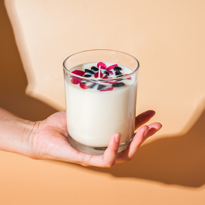 Vela Aromática Hecha a Mano con Flores Secas y Cristales |   Vela de Cera de Soja Colección Bienestar 2026 para Sanación, Meditación y Navidad - Product Image 2