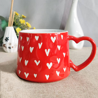 Tasse en céramique sérigraphiée à la main avec poignée en forme de cœur, tasse en céramique avec logo personnalisé pour la Saint-Valentin avec boîte-cadeau, tasses en céramique vente en gros