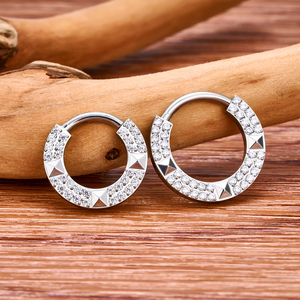 Pendientes de titanio G23 para nariz y cartílago, joyería para piercing, aro Daith con segmento articulado ASTM F136, joyería corporal de moda con circonita cúbica. - Product Image 4