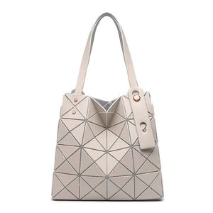 Hot Sale Frosted Illusion Geometric Diamond Tote Bag Zipper Closure Versatile Large-Capacity Single-Shoulder Handbag Two Handles - Product Image 3
