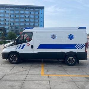 Nouvelle <span class=keywords><strong>ambulance</strong></span> de transport médical d'urgence diesel à transmission automatique EURO 6 avec transmission à 8 vitesses, véhicule de premiers secours - Product Image 4