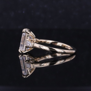 Bague en moissanite, or 10 carats, taille émeraude, trois pierres, bagues de fiançailles de luxe et tendance - Product Image 2