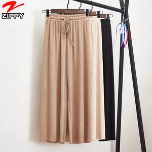 <span class=keywords><strong>Pantaloni</strong></span> estivi da donna in maglia sottile <span class=keywords><strong>pantaloni</strong></span> larghi <span class=keywords><strong>neri</strong></span> a gamba larga <span class=keywords><strong>pantaloni</strong></span> <span class=keywords><strong>alla</strong></span> <span class=keywords><strong>caviglia</strong></span> <span class=keywords><strong>pantaloni</strong></span> Casual <span class=keywords><strong>pantaloni</strong></span> elastici in vita Plus Size - Product Image 2