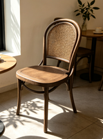 Chaises de salle à manger en bois massif Oka avec dossier croisé pour églises, hôtels et restaurants, idéales pour les salons au Nigeria