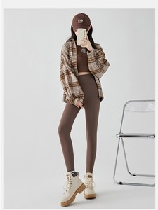 उच्च गुणवत्ता वाली महिलाओं के नायलॉन खेल सहज लेगिंग फिटनेस स्क्रैच बट को उठाने वाली फिटनेस स्क्रैच बट जल्दी सुखाने वाली योग पैंट - Product Image 4