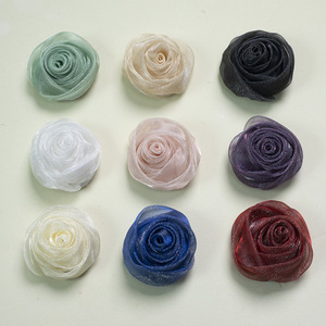 2026 Venda Quente Flores de Tecido de 5cm em Tule, Organza, Chiffon Esportivo e Chiffon Efeito Neve, em Formato de Botão de Rosa, Acessórios Decorativos para Vestuário, Bolsas e DIY, Quatro Estações - Product Image 4