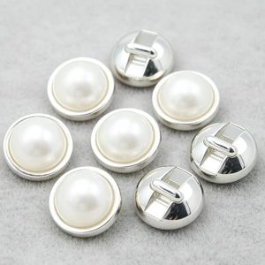 Boutons à tige en fausses perles crème blanches en forme de demi-boule, 16L, pour chemises et robes, cousus à la main - Product Image 1