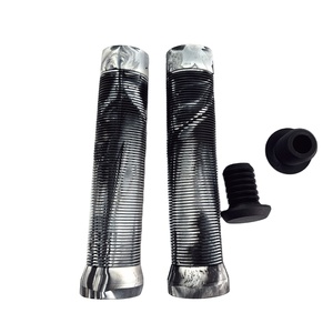Poignées souples en TPE de couleur noire et blanche mélangée de 22,2 mm de diamètre intérieur pour <span class=keywords><strong>scooter</strong></span> et vélo extrêmes - Product Image 2
