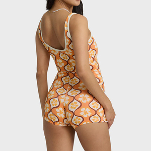 Le fabricant conçoit des combinaisons une-pièce élégantes à imprimé hawaïen, des combinaisons sur mesure en nylon recyclé. - Product Image 6